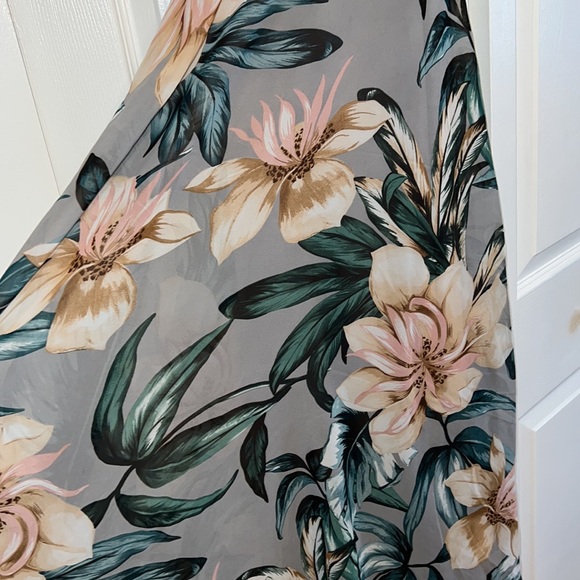 Tropical women’s maxi dress with tie up back. - Picture 2 of 7